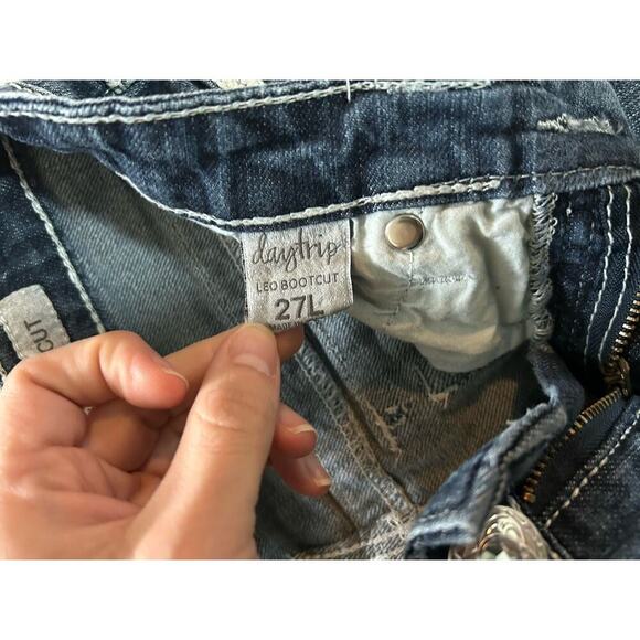 Womens Y2K Daytrip Denim Jeans Embroidered Pockets Gemstones Leo Bootcut 27x31 - Picture 6 of 9